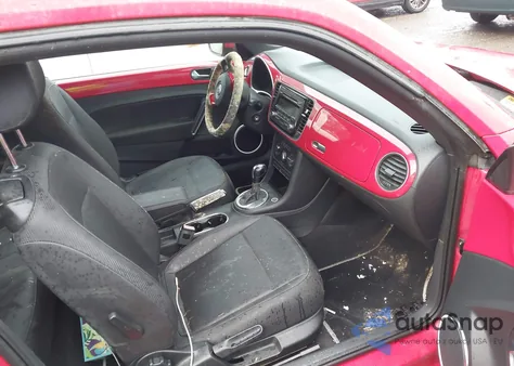 2013 Volkswagen Beetle 2.5L z USA, uszkodzony, nr VIN 3VWJP7AT5DM688871